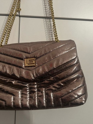Guy Laroche crossbody shoulder bag new, metallic gray