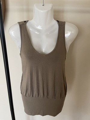 Sleeveless top with lace open back Toi&Moi new