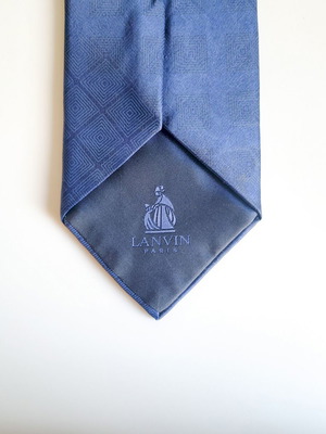 Lanvin tie 100% silk like new, blue diamond squares pattern