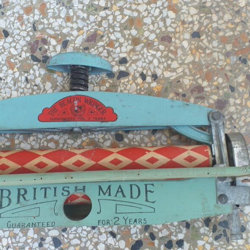 Manual Clothes Wringer Collector's Item with Crank and 2 Rollers