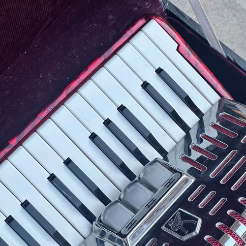 Hohner Student IVN Accordion used, red with case, vintage German