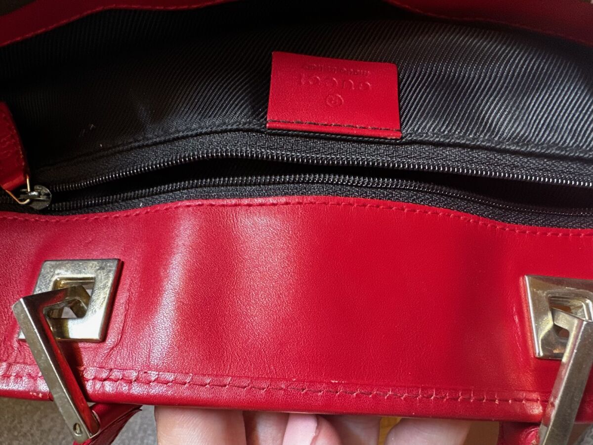 Gucci GG Canvas Tote Bag with Red… - € 250,00 - Vendora.cy