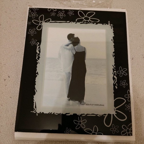 Glass photo frame 15cm x 20cm new