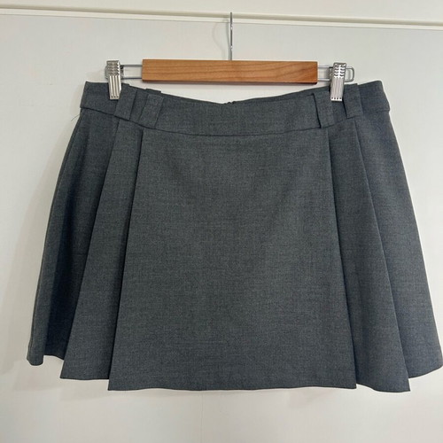 Zara skirt shorts like new, size L with back zipper