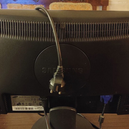 Samsung SyncMaster 943N 19" LCD monitor