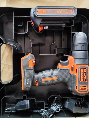 Black & Decker 18V ασύρματο δραπανοκατσάβιδο σαν καινούργιο με μπαταρία και φορτιστή