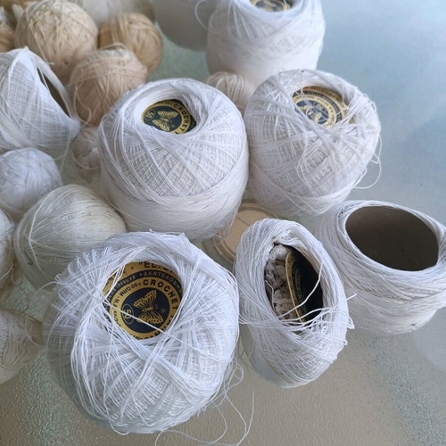 Embroidery threads like new, assorted