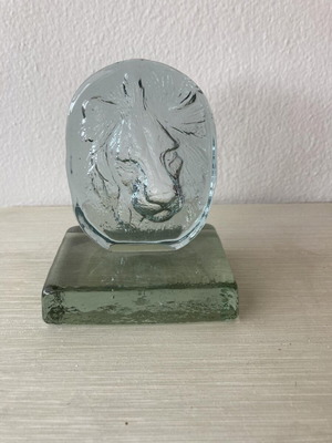 Decorative glass lion like new