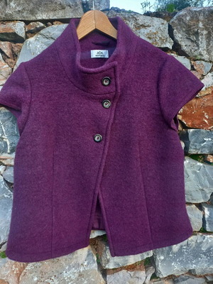 Wool sleeveless jacket like new, size 40, bordeaux/cherry color