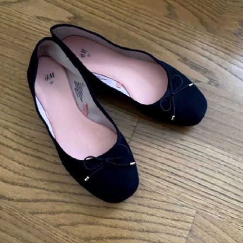 H&M faux suede ballerinas like new, size 37