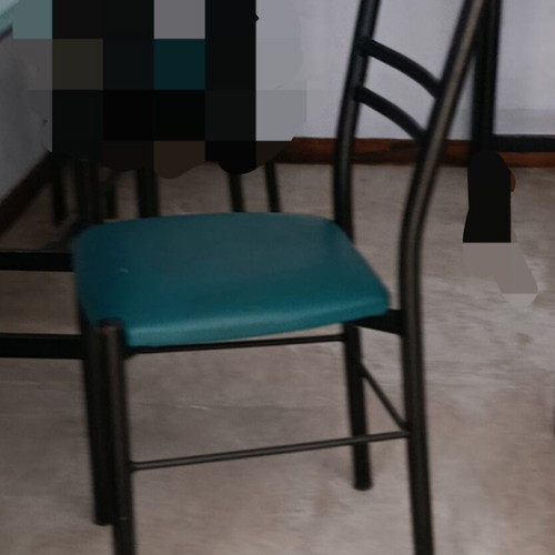 Desk and chair like new