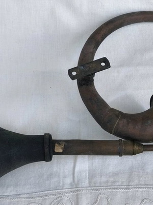 Copper horn like new