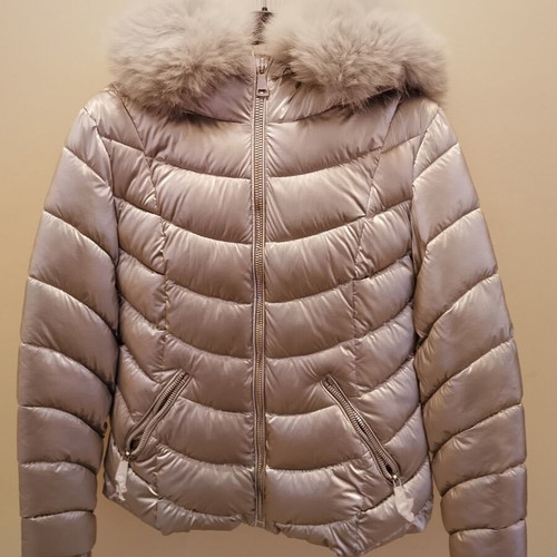 Puffer jacket medium size, like new, silver color