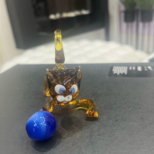 Glass cat miniature like new, handmade with details