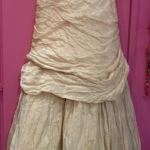Vintage wedding dress new, ivory, imported from London, size M