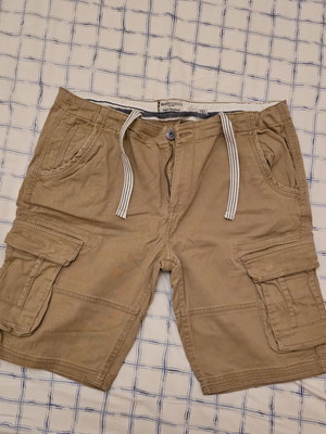 Berto Lucci Cargo Shorts like new, size XXL, beige