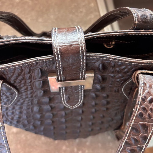 Leather shoulder bag like new, crocodile pattern brown