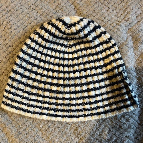 Beanie hat British fisherman style TOPMAN like new, white and blue