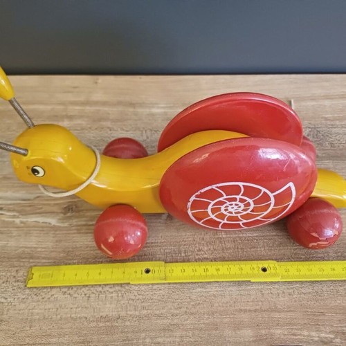 Kouvalias wooden toy used with minor wear on wheels