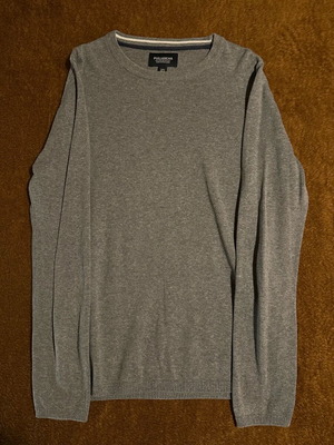 Pull & Bear men's sweater gray like new, size M