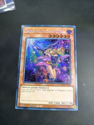 Dark Magician Girl card like new