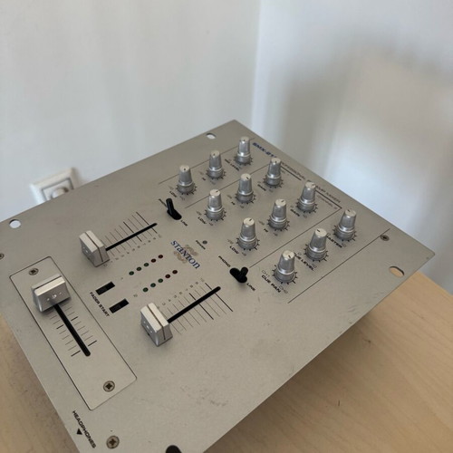 DJ mixer Stanton SMX-211 used without power supply