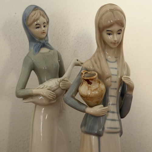 Porcelain female figurines like new, set of 2, 29 cm