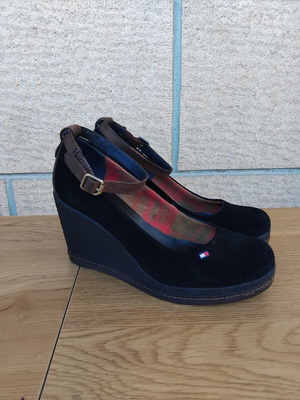 Πλατφόρμες Tommy Hilfiger Natalie 3B μαύρο καστόρι νούμερο 36 σαν καινούργιο