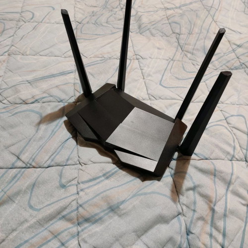 Tenda AC1200 MU-MMO Dual Band Router in excellent condition