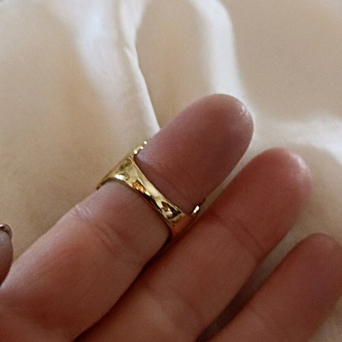 Gold ring ornate like new