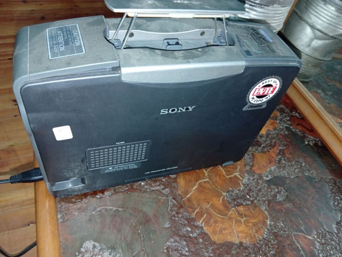 Sony LCD projector Model CPJ-D500 used - € 49,00 - Vendora.cy
