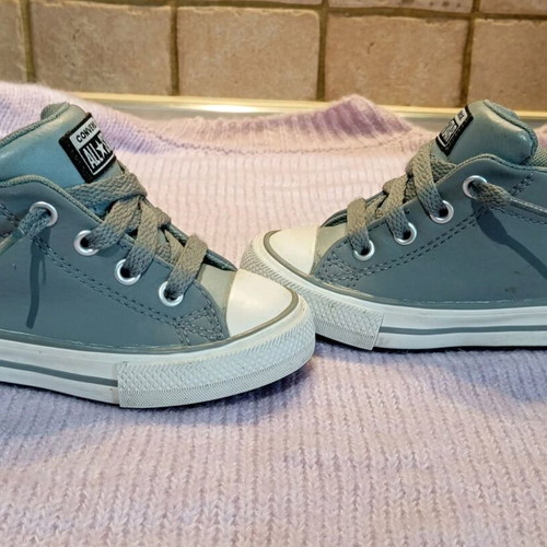 Converse leather unisex size 20