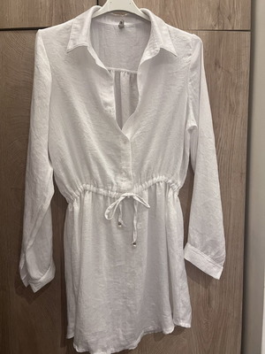 White airy dress with buttons and waist tie like new