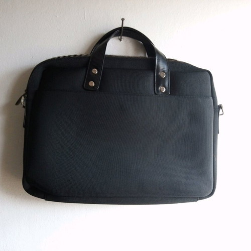GKuomo briefcase like new, black 28/38 cm office bag