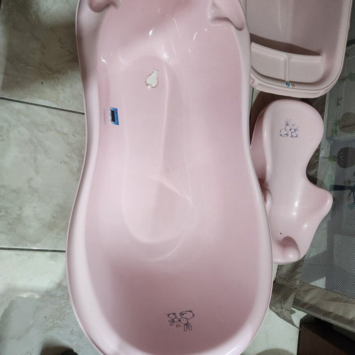 Plastic baby bathtubs, set of 3