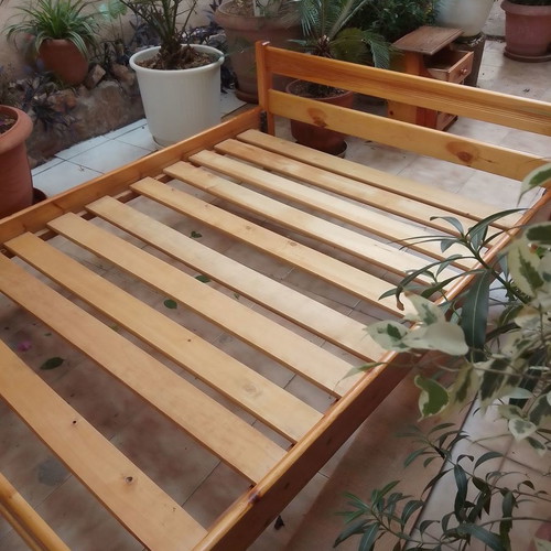Wooden double bed used 1.50×2.00m