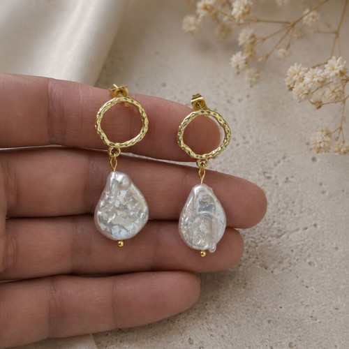 Barroco earrings with natural pearls and stainless steel