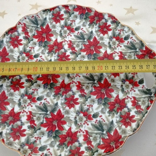 Christmas serving platter like new, porcelain