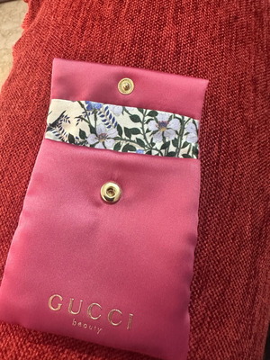 Gucci beauty compact mirror new collectible with case