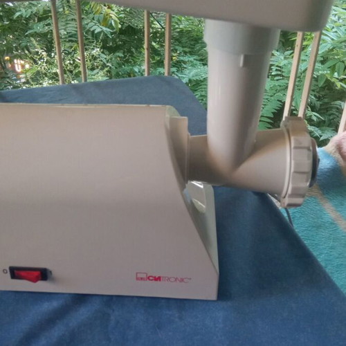 Electric device for cookies and minced meat like new with accessories