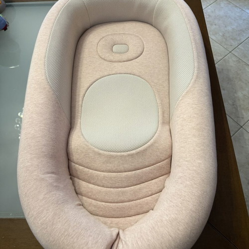 Inglesina Welcome Pod anatomical baby nest like new