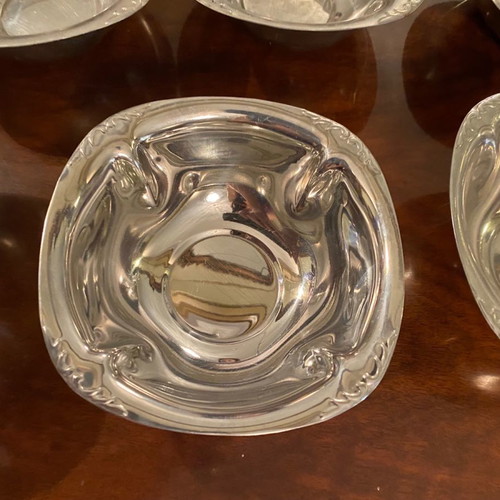 Set of 5 metal small plates and 6 matching stainless steel bowls used