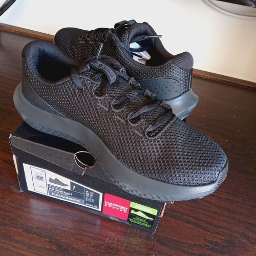 Under Armour UA W Charged Surge 4 women's athletic shoes size 38 black new