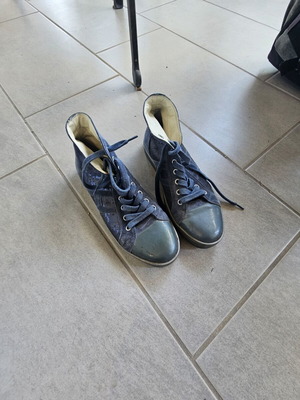 Hogan women's boots size 38.5 used, blue
