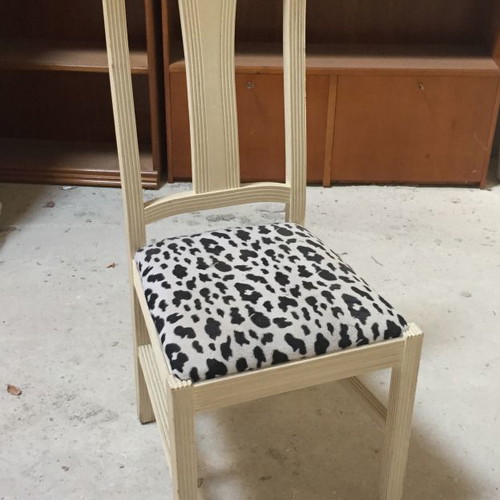 White decape chair used
