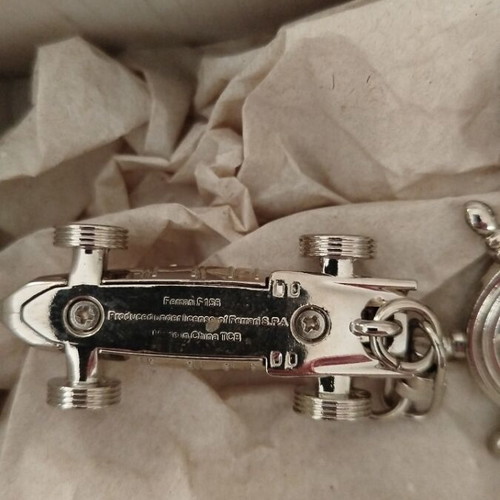 Keychain set new, 2 formula cars and 1 anchor
