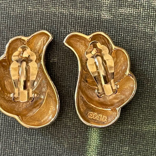 P.E.P. Custom Jewellery collectible large clip on earrings like new