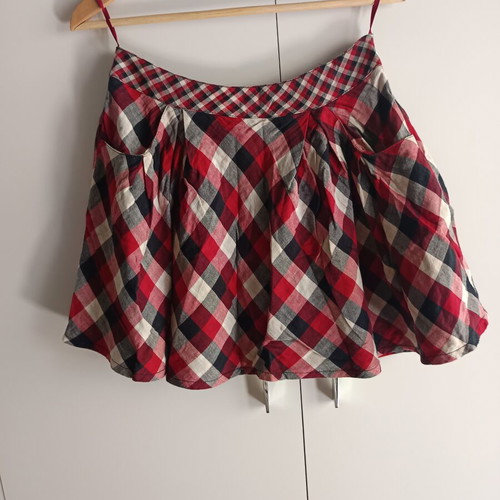 Iso mini checkered skirt with pockets used, black and red