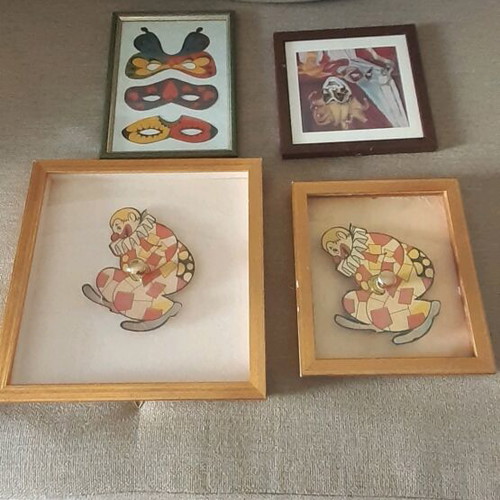 Frames with wooden borders like new, set of 5 with clowns and masks