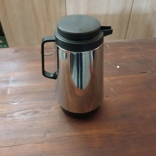 Stainless steel thermos jug 1lt like new